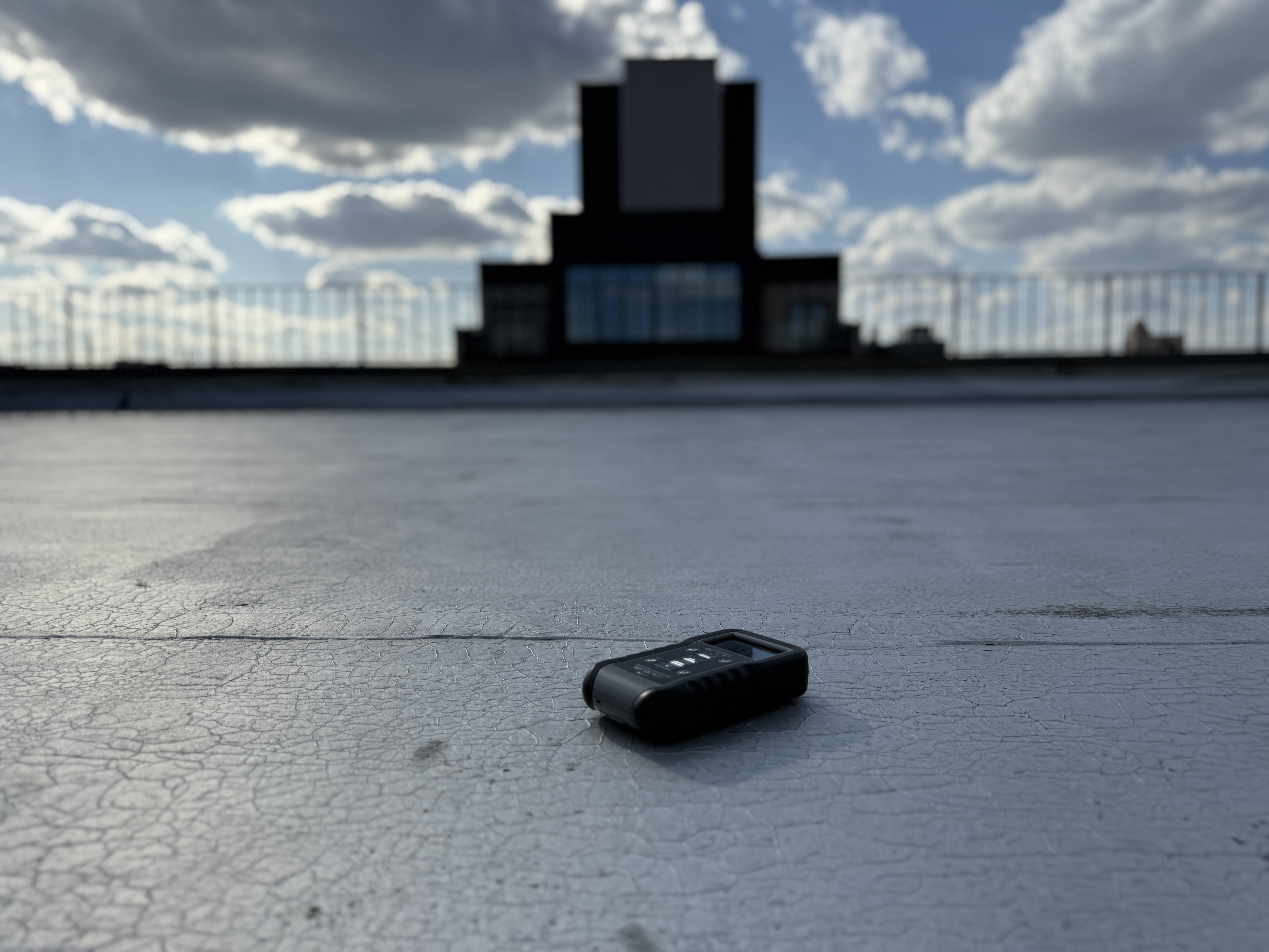 Roof MRI scanning equipment in use